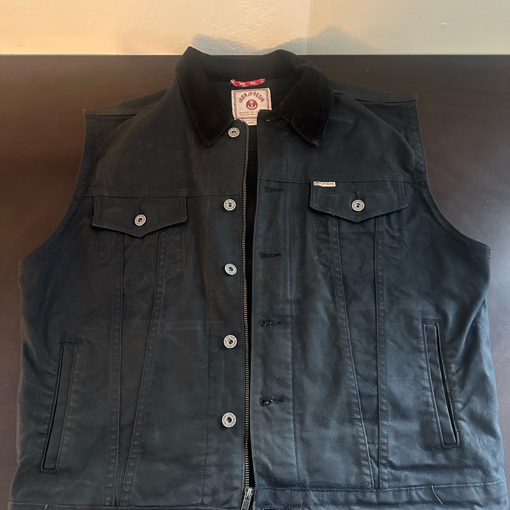 Iron and Resin black rambler vest